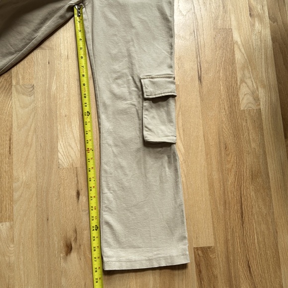Alter’d State Size M 6 cargo khakis pants travel pockets high waist wide leg - Picture 7 of 8